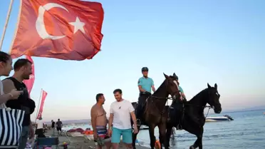 Ayvalık'ta Atlı Jandarma Güvenliği Artırıyor