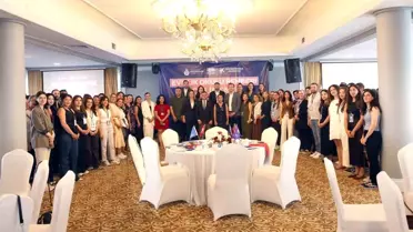 Küçükçekmece'de 'Evlilik Okulu Rehberi Çalıştayı' Gerçekleştirildi