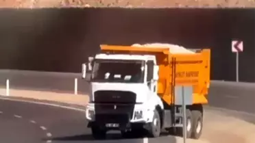 Kurtalan'da Hafriyat Kamyonu Trafiği Tehdit Etti