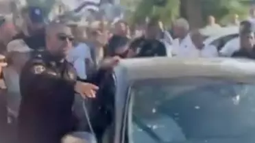 İsrailliler Arap milletvekilinin aracına saldırıp, 'Araplara ölüm' sloganları attı