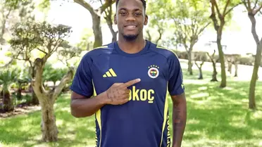 Jhon Duran Fenerbahçe'ye Merhaba Dedi