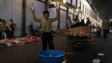 Çocuklar Savaş Sonrası Ailelerini Destekliyor