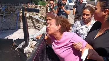 Keçiören'de Sel Felaketi: Anne ve Çocuğu Mahsur Kaldı