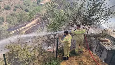 Sultangazi'de Yangın: İki Gecekonduda Hasar
