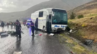 Sivas'ta yolcu otobüsü devrildi! 4 kişi öldü, 33 kişi yaralandı