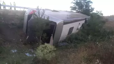 Balıkesir'de yolcu otobüsü şarampole devrildi: 27 yaralı