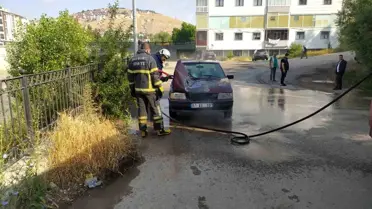 Bayburt'ta Park Halindeki Araba Yandı