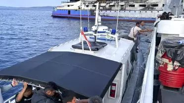 Endonezya'da Feribot Yangınında 568 Kişi Kurtarıldı