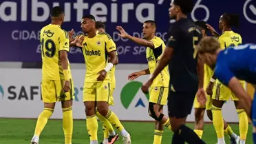 Fenerbahçe ikinci yarıda bulduğu gollerle kazandı