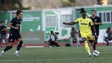 Fenerbahçe, Leiria'yı 2-0 Geçti