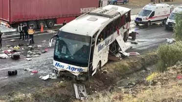 Sivas'ta Otobüs Kazası: 4 Ölü, 40 Yaralı
