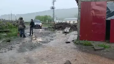 İki ilde sağanak yağış sele neden oldu