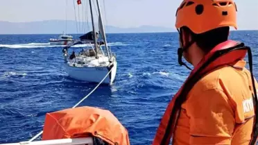 Bodrum'da Arıza Yapan Tekne Kurtarıldı