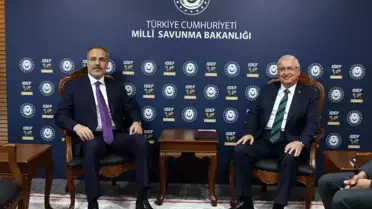 Bakanlar IDEF'25'te Görüştü