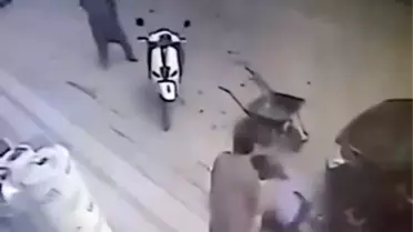 Eski eşi tarafından sokak ortasında öldürüldü