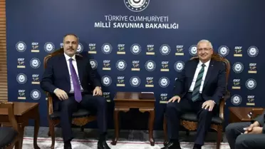 Bakanlar IDEF 2025'te Bir Araya Geldi