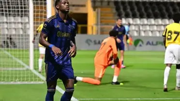Tüm dünya Jhon Duran'ın yaptıklarını konuşuyor