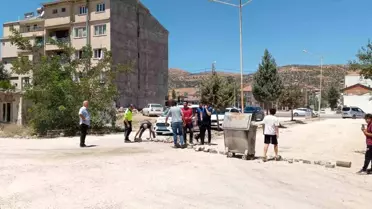 Gölbaşı'nda Vatandaşlar Yollardaki Tozdan Şikayetçi, Eylem Yaptı