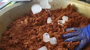 Adıyaman'da Çiğköfte Buzla Yoğruluyor