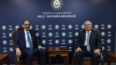 Bakan Güler ve Kalın IDEF 2025'te Buluştu