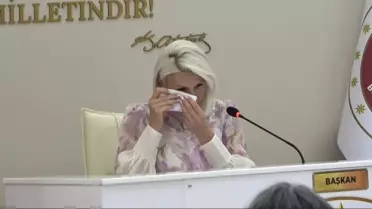 AK Parti ve MHP'nin desteğini alan Bilecik Belediye Başkanı gözyaşlarını tutamadı