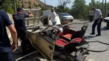 Arapgir'de Kaza: Tofaş Aydınlatma Direğine Çarptı