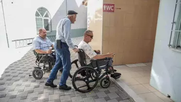 Bursa'da Engelli Vatandaşlar Camii Lavabolarına Erişim Sorunu Yaşıyor