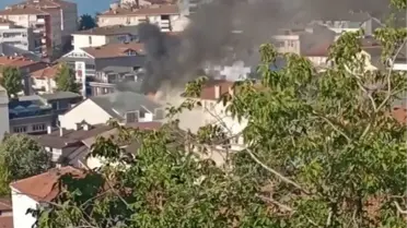 İzmit'te Çatı Katında Yangın: 2 Kişi Kurtarıldı