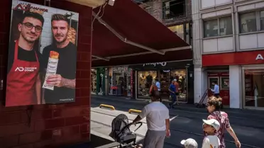 Dönerci, Ünlüleri Yapay Zeka ile Fotoğrafladı