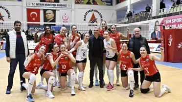 Muratpaşa Belediyespor Kadın Voleybol Takımı 1. Lig'e Döndü
