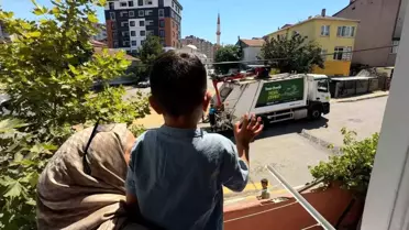 Minik Baran'ın Hayali Gerçek Oldu: Çöp Kamyonuna Bindi