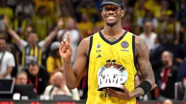 Nigel Hayes-Davis, Phoenix Suns ile Anlaştı