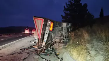 Tarsus'ta Otobüs-TIR Kazası: 9 Yaralı