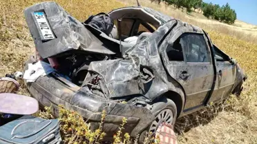 Konya'da Otomobil Tarlaya Devrildi: 3 Yaralı