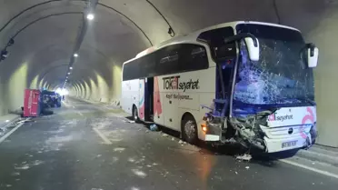 Amasya'da Otobüs-Traktör Çarpıştı