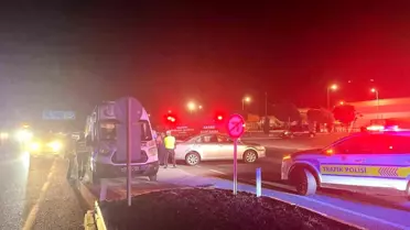 İvrindi'de Çift Taraflı Trafik Kazası: 4 Yaralı