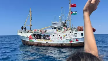 İsrail'in uluslararası sularda alıkoyduğu Hanzala gemisi, Aşdod Limanı'na ulaştı