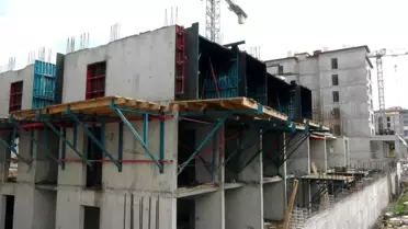 Malatya'da İnşaat İşçisi Düşerek Yaralandı