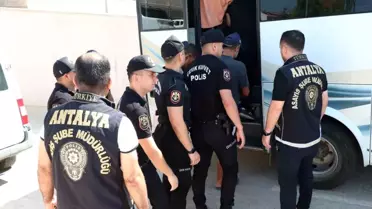 Antalya'da Eş Zamanlı Polisiye Operasyon: 92 Gözaltı