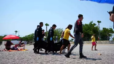 Antalya'da Kıyıda Erkek Cesedi Bulundu
