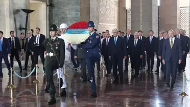Kazakistan Cumhurbaşkanı Anıtkabir'i Ziyaret Etti