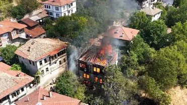 Tarihi Konak Yangında Kullanılamaz Hale Geldi