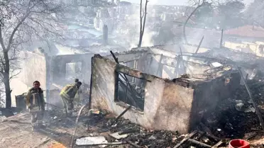 Mamak'ta Gecekondulara Sıçrayan Yangın Söndürüldü