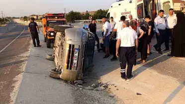 Kastamonu'da Ticari Araç Devrildi, 3 Yaralı
