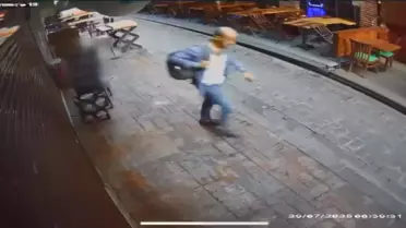 Taksim'de Restoranın Önünde Hırsızlık!