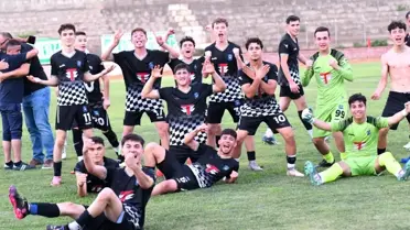 Yunusemre Belediyespor U17, Finalde!