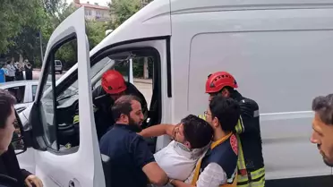 Erzurum'da Araç İçinde Mahsur Kalan Vatandaşa Müdahale