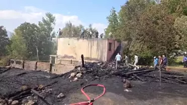 Erzurum İspir'de Yangın: 3 Ev ve 2 Ahır Küle Döndü