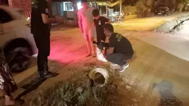 Kanalizasyona Sıkışan Yavru Köpek İtfaiye Ekiplerince Kurtarıldı