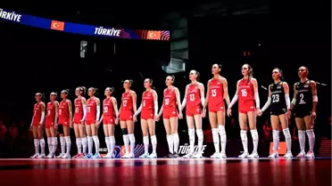 A Milli Kadın Voleybol Takımı Antalya'da Kamp Yapıyor